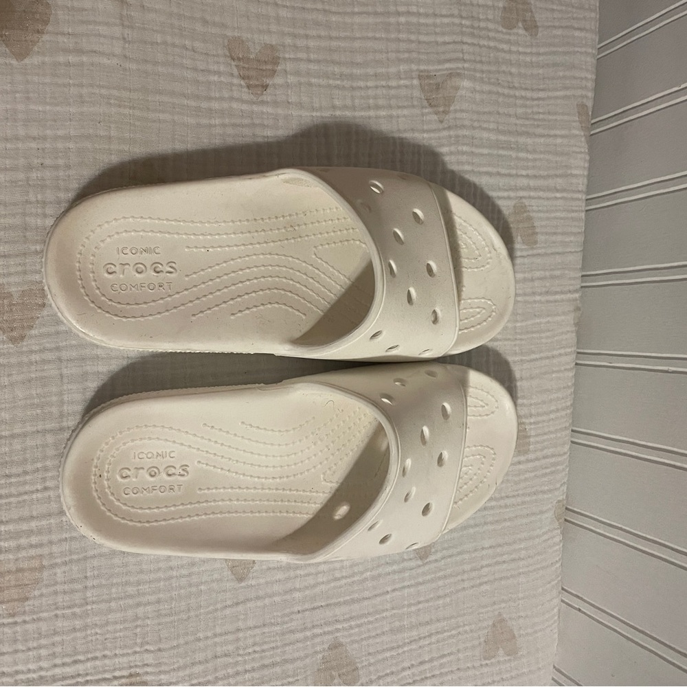 Croc Slides - Picture 2 of 3